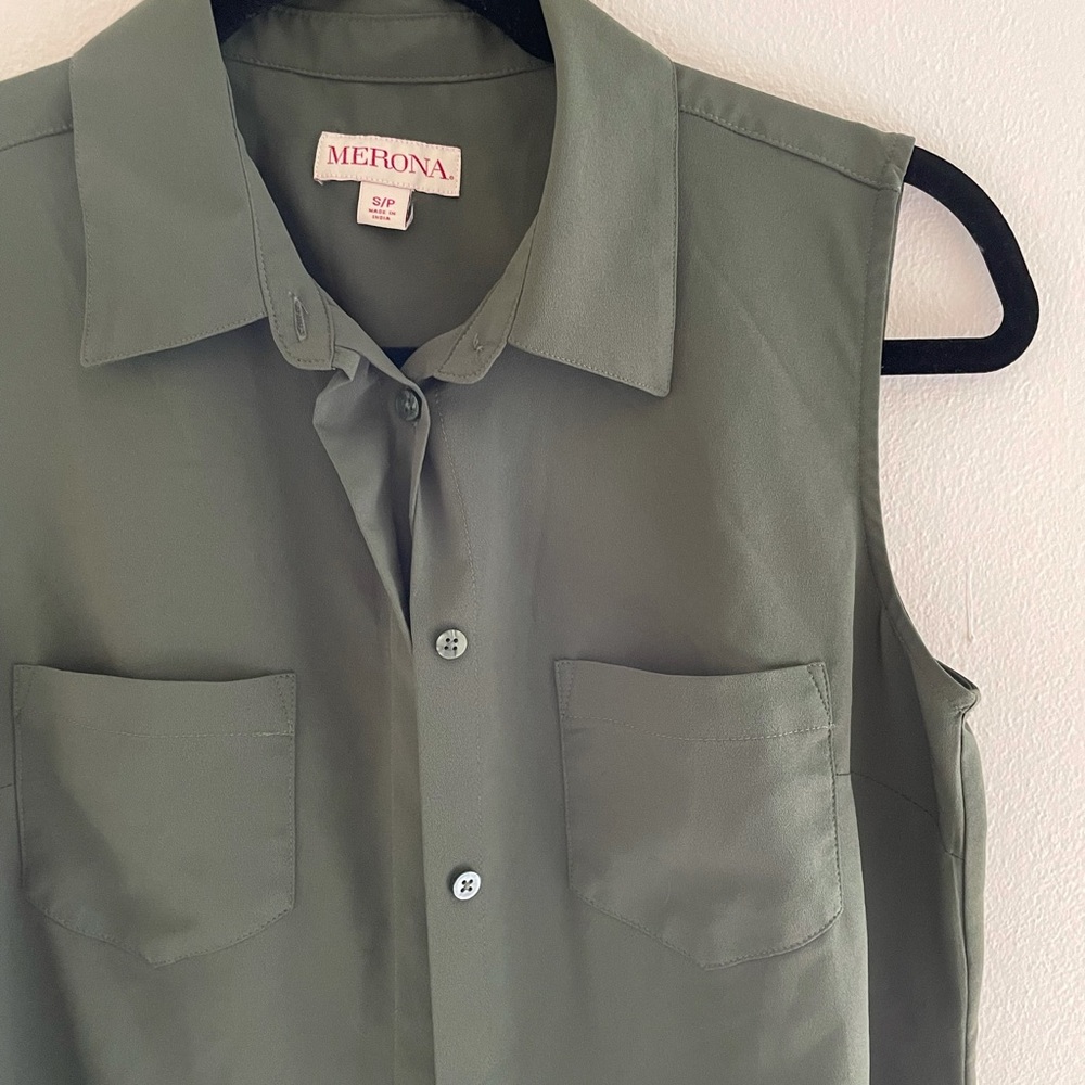 Lowered! 💥 Women’s Target Merona Sleeveless Green Blouse - Picture 2 of 4